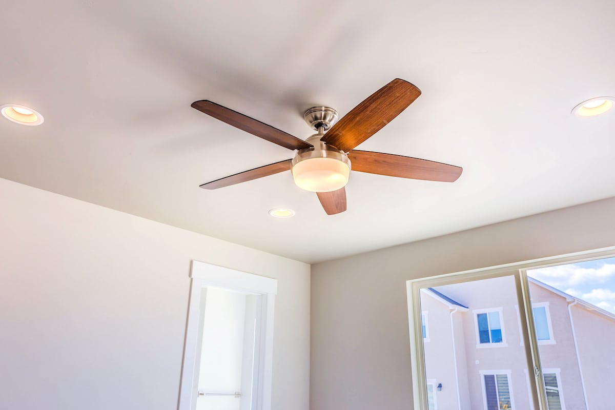 Low profile ceiling fans