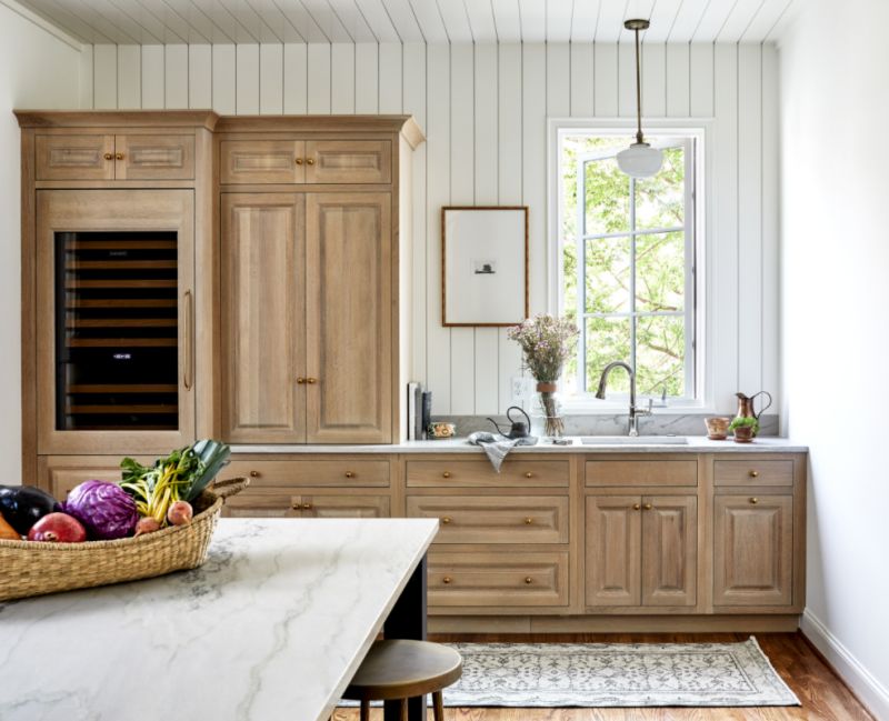 white shiplap backsplash kitchen