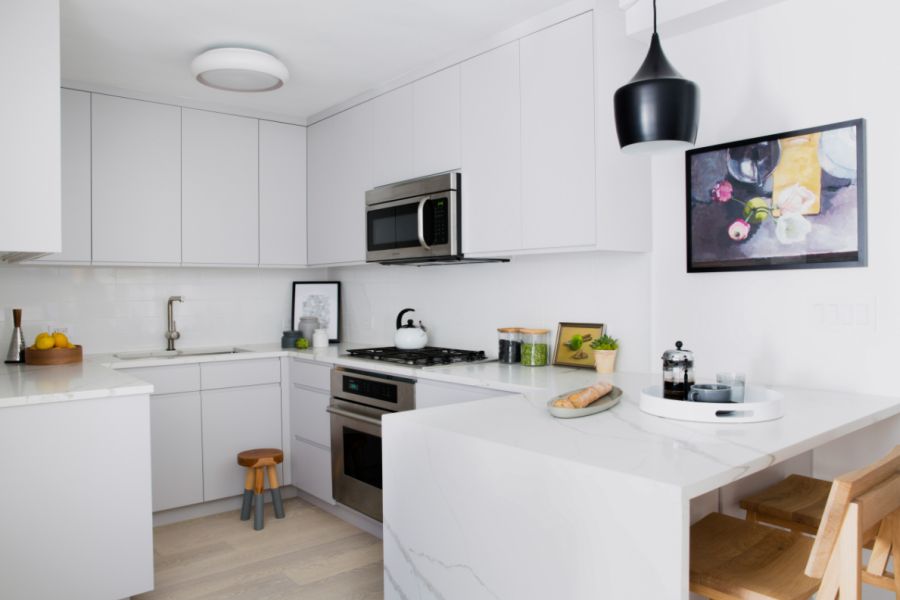 White Kitchen Backsplash